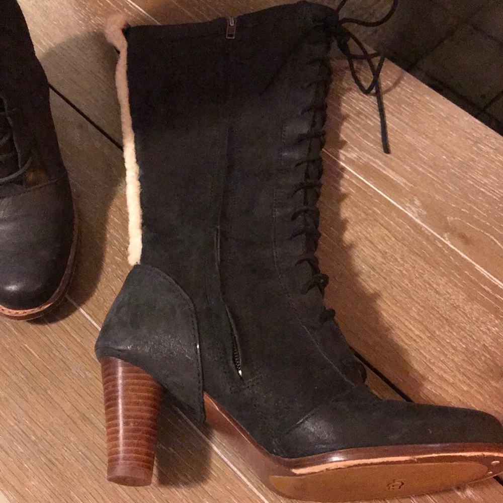 UGG SUEDE BOOTS Sz 8